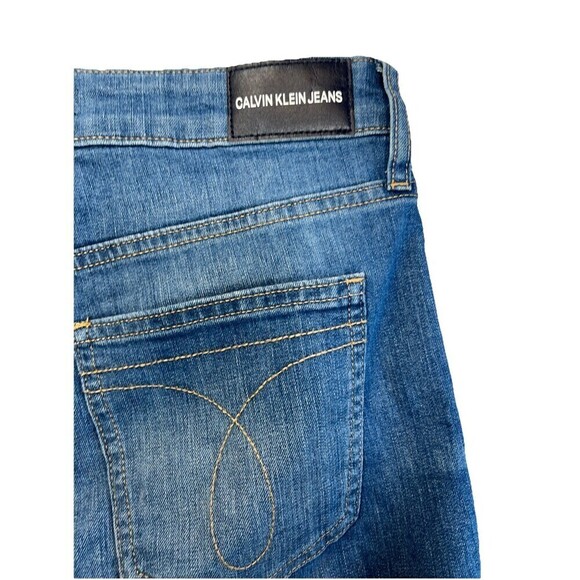 Calvin Klein Women’s Size 6 Blue Denim Bermuda Shorts 10” Inseam - Picture 3 of 13